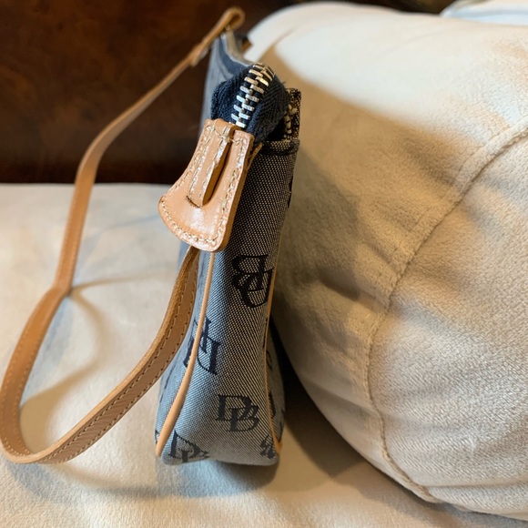 Small dooney and bourke bag - Picture 3 of 4